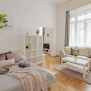  Apartment Vintage Next To Market Hall Hungary
