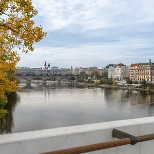 Wishlist Residences - Karlin Free Parking Appartement