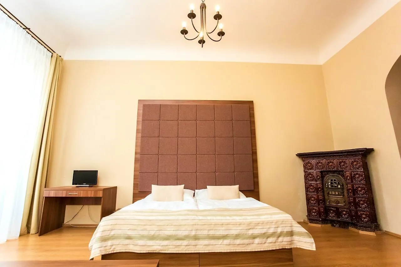 U Zlate Podkovy - At The Golden Horseshoe Prague Apartment